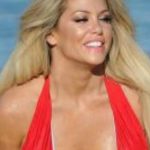 H κόρη του Γκασκόιν ήρθε στην Ελλάδα και έκανε πάταγο! (pics)