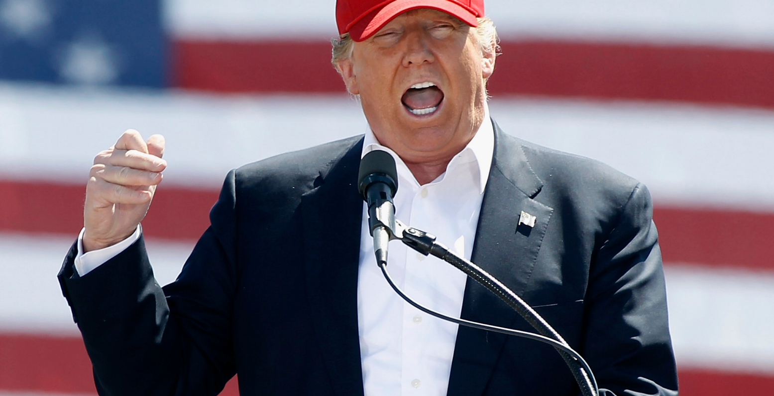 Ο Τραμπ απειλεί την Κούβα μετά το θάνατο του Κάστρο