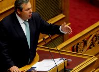 Άγριος τσαμπουκάς Καμμένου – Θεοχαρόπουλου στη Βουλή