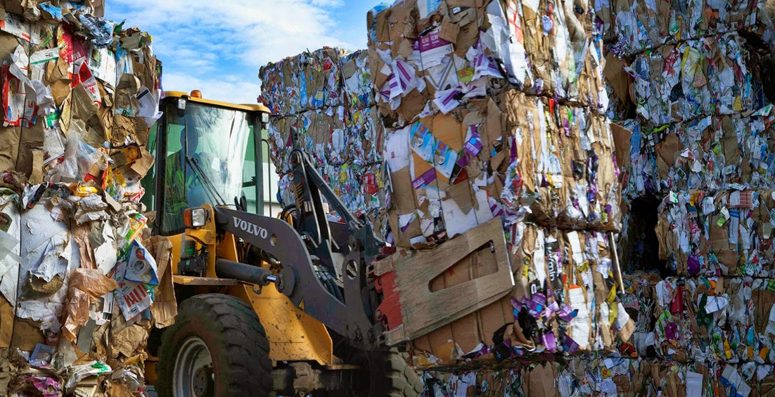 “Σκουπίδια” είστε όλοι εσείς….