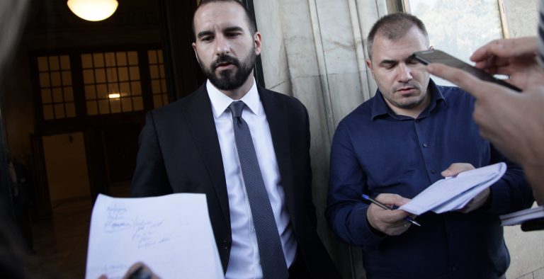 “Διαχωρισμός” Μέρκελ – Σόιμπλε από τον Τζανακόπουλο