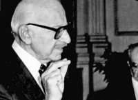 Οι θρυλικές ομιλίες του Ξενοφώντος Ζολώτα στα αγγλικά, χρησιμοποιώντας μόνο ελληνικές λέξεις (vid)