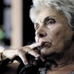 Η Κική Δημουλά στο βιβλιοπωλείο του Ίκαρου