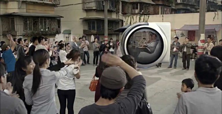 Φουτουριστικό όχημα που… αιωρείται (video)