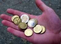 Η Ιταλία καταργεί τα μονόλεπτα και τα δίλεπτα
