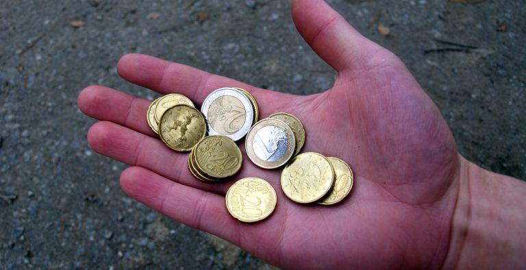 Η Ιταλία καταργεί τα μονόλεπτα και τα δίλεπτα