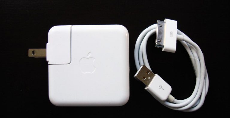 Επικίνδυνες οι απομιμήσεις φορτιστών της Apple