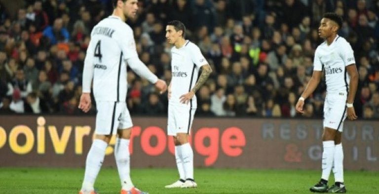 Ιστορικό χαστούκι στην Παρί Σεν Ζερμέν! (vids)