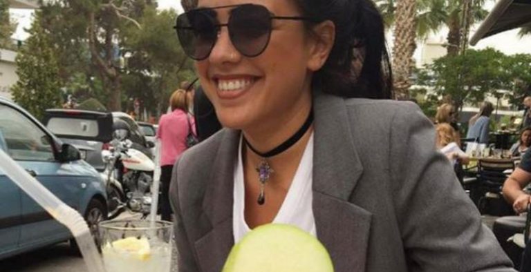 Πασίγνωστη Ελληνίδα ολόγυμνη στο Instagram !