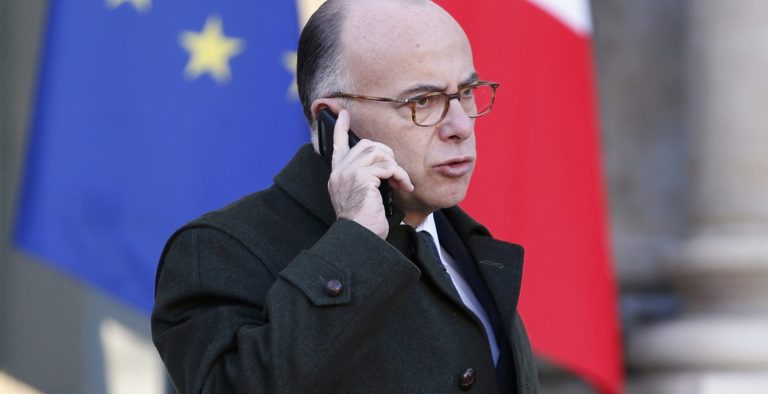 Γαλλία: Πιάστηκε να κάνει sexting εν ώρα εργασίας ο Καζνέβ