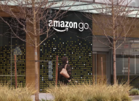 BBC: Η Amazon συστήνει στους εμπόρους να προετοιμαστούν για ένα Brexit χωρίς συμφωνία