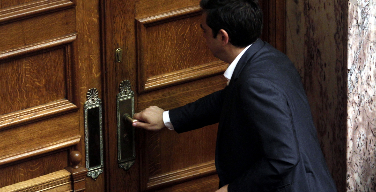 Απανωτά τα τεστ αντοχής για τον Τσίπρα κι ας μας “χρύσωσαν το χάπι”