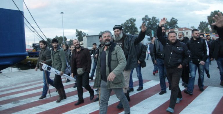 Ηράκλειο: Αποχώρηση των αγροτών από το λιμάνι