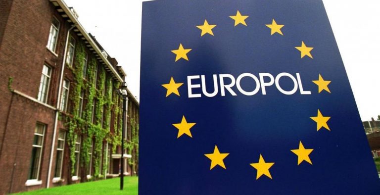 Η Europol έκλεισε δύο κεντρικές σελίδες του σκοτεινού διαδικτύου
