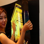 LG OLED Wallpaper: Τηλεόραση λεπτή σαν… χαρτί