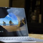 Microsoft: Surface Book  VS MacBook (video)