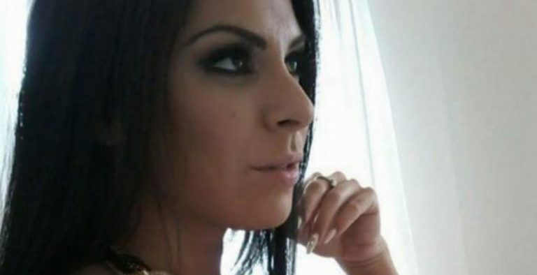 Είδατε τις νέες καυτές selfies της Ίννας; Θα πάθετε πλάκα! (pic)