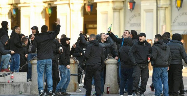 Πολύ ξύλο και συλλήψεις στο Τορίνο (vid)