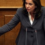 Μπακογιάννη: Πυροβολεί τα πόδια του ο Τσίπρας