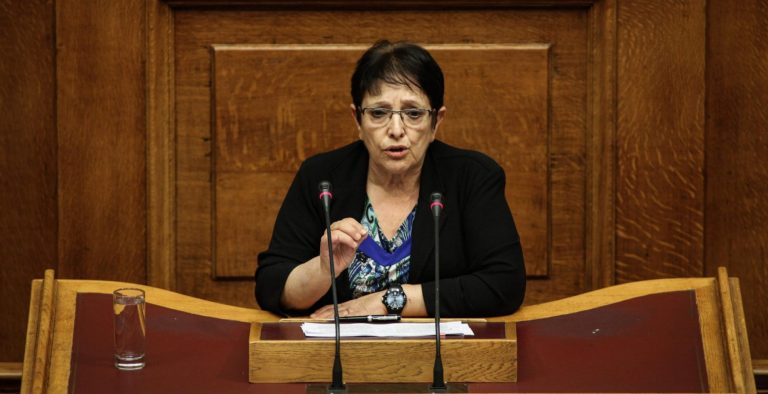 Η Αλέκα Παπαρήγα θα είναι πάντα η πιο αντί – σταρ πολιτικός της χώρας
