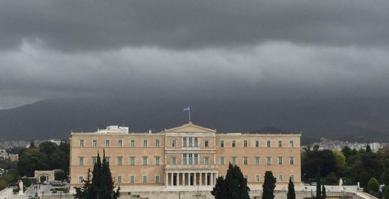 Καιρός: Άστατος και σήμερα με βροχές
