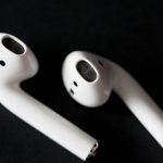 Apple Airpods: Καθυστέρηση στην κυκλοφορία τους λόγω τεχνικού προβλήματος