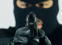 Κάτια Νιάκαρη: Με έδεσαν και με χτύπησαν μπροστά στο παιδί μου (vid)