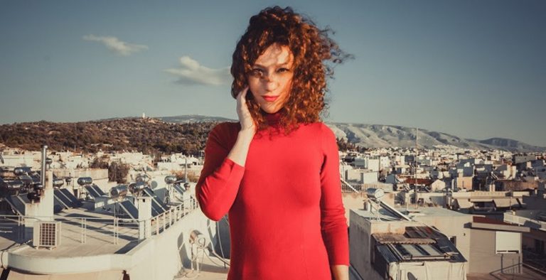 Η Κατερίνα Μακαβού στο Γυάλινο – Up Stage