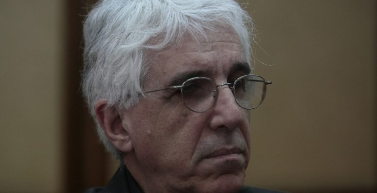 Ο Παρασκευόπουλος τα “μαζεύει” για τους χρυσαυγίτες