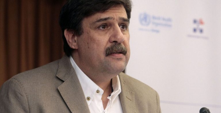 Με πανό και συνθήματα υποδέχτηκαν τον Υπουργό Υγείας (vid)