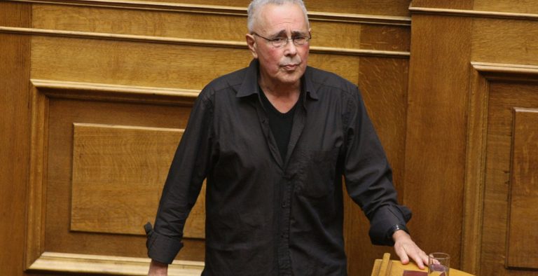 Υποβάλλει παραίτηση ο Κώστας Ζουράρις μετά τις αντιδράσεις