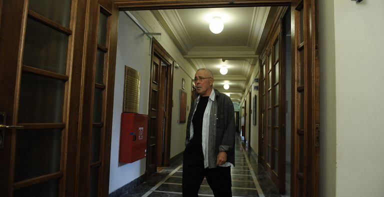 Νέο χτύπημα Ζουράρι: Να πάμε σε εκλογές τώρα