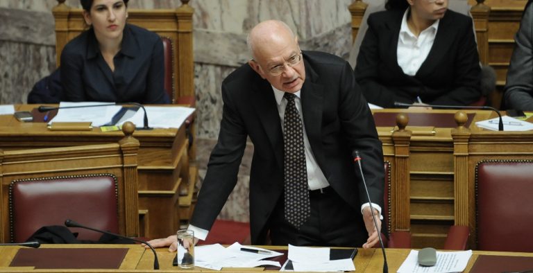 «Κωλοτούμπα» Παπαδημητρίου: Λάθος η αναφορά μου για το αφορολόγητο