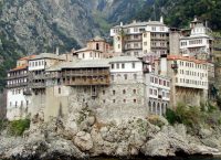 Άγιον Όρος: Εκοιμήθη ο Αρχιμανδρίτης Γέροντας Αιμιλιανός