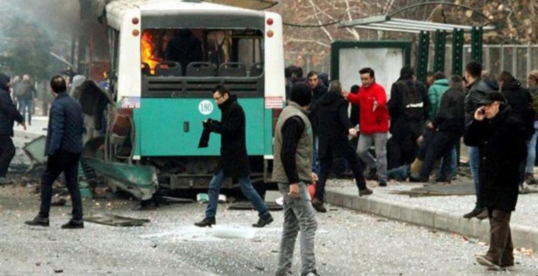 Τουρκία: Στους 14 οι νεκροί από την έκρηξη σε λεωφορείο