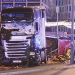 Τα αδέρφια του “μακελάρη” φωνάζουν: Παραδώσου!