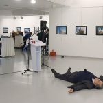 Ο ρωσικός Τύπος για τη δολοφονία του πρέσβη στη Ρωσία