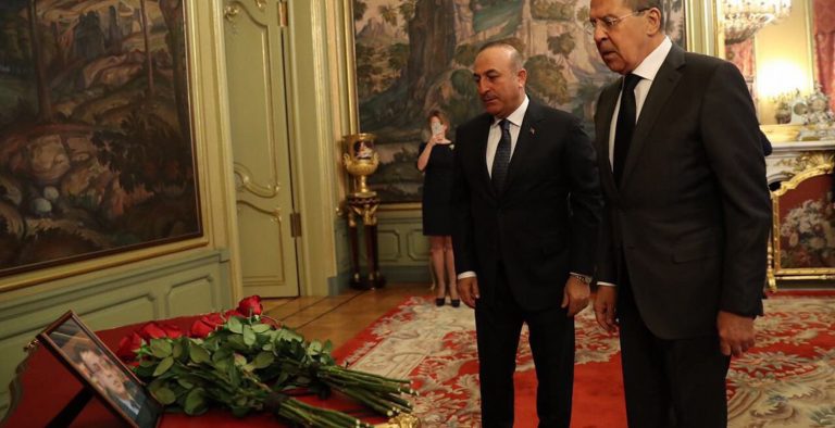Ρωσία: Νωρίς για να πούμε ποιος είναι πίσω από τη δολοφονία Καρλόφ