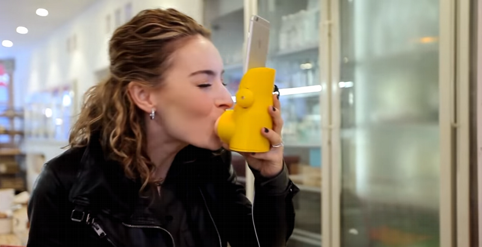 «Kissenger»: Συσκευή για… φιλιά εξ αποστάσεως (video)