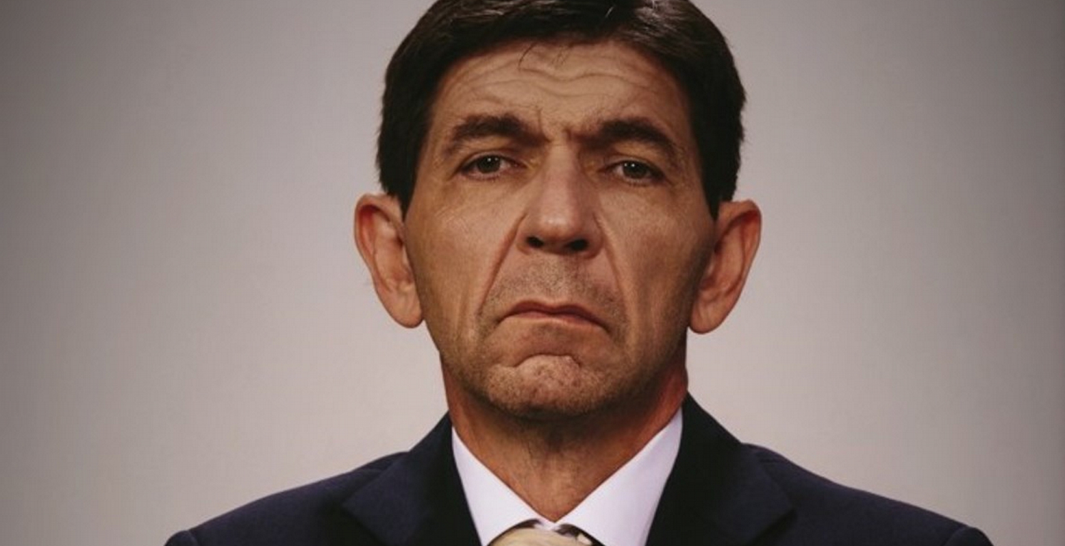 “Εκτός Ύλης” ή “Ο μονόλογος ενός καθ’ ομολογία παράλογου”