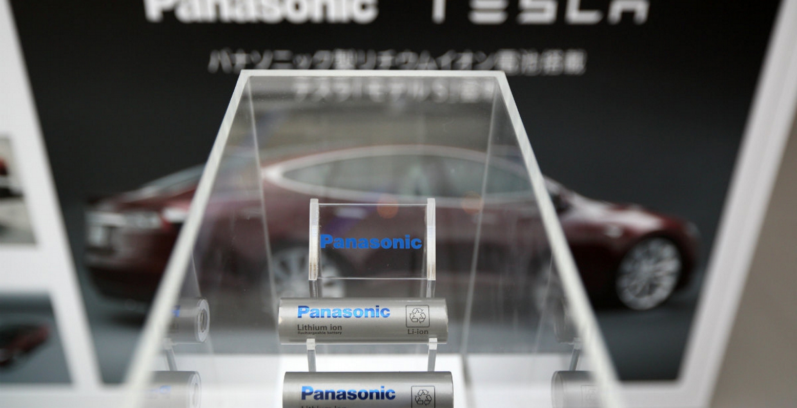 Panasonic: Επένδυση 256 εκατ. δολ. σε εργοστάσιο της Tesla
