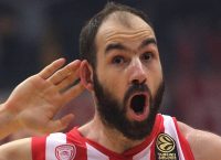 Ύμνοι Γιουλ για Ολυμπιακό και Σπανούλη