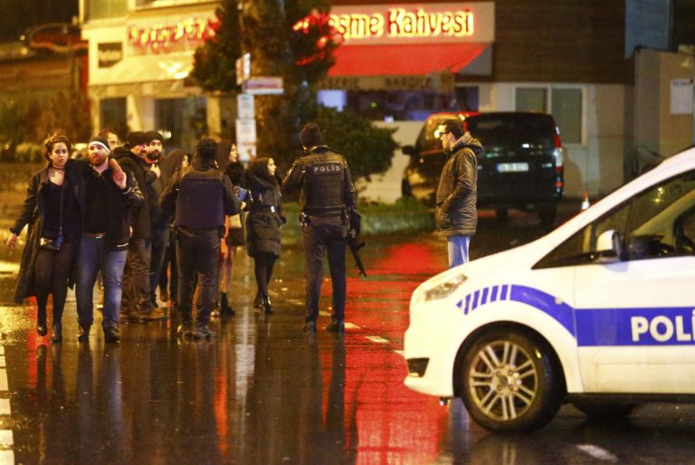“Μαύρη” πρωτοχρονιά στην Τουρκία: Ντυμένος Άγιος Βασίλης “θέρισε” 39 ζωές σε κλαμπ