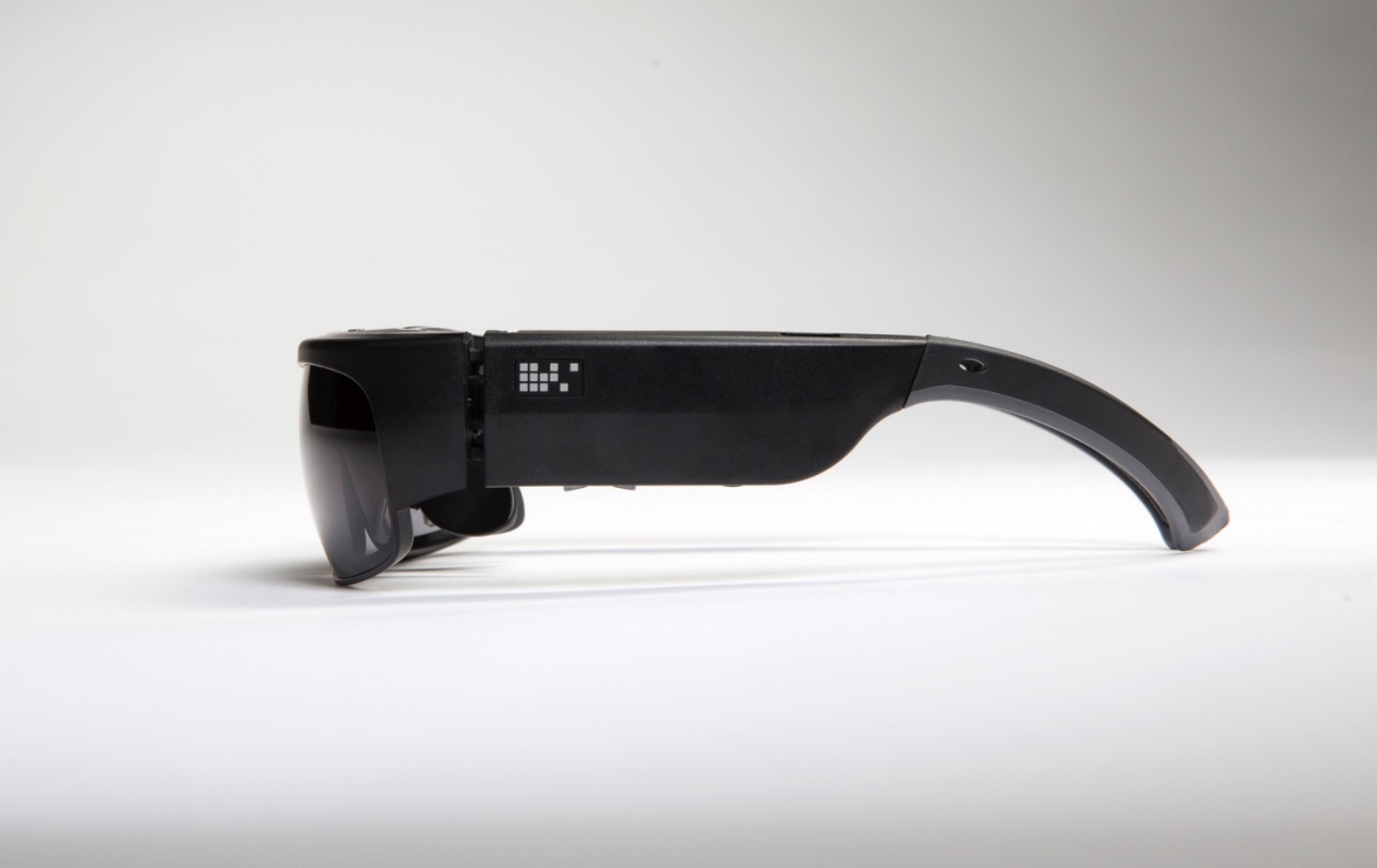 R-8 & R-9 smartglasses: Παρουσίαση των έξυπνων γυαλιών της Qualcomm στην CES 2017