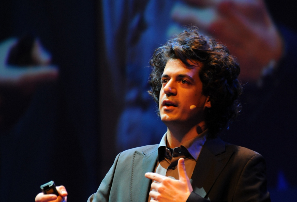 Ο Έλληνας καθηγητής του ΜΙΤ Κων/νος Δασκαλάκης στη Στέγη