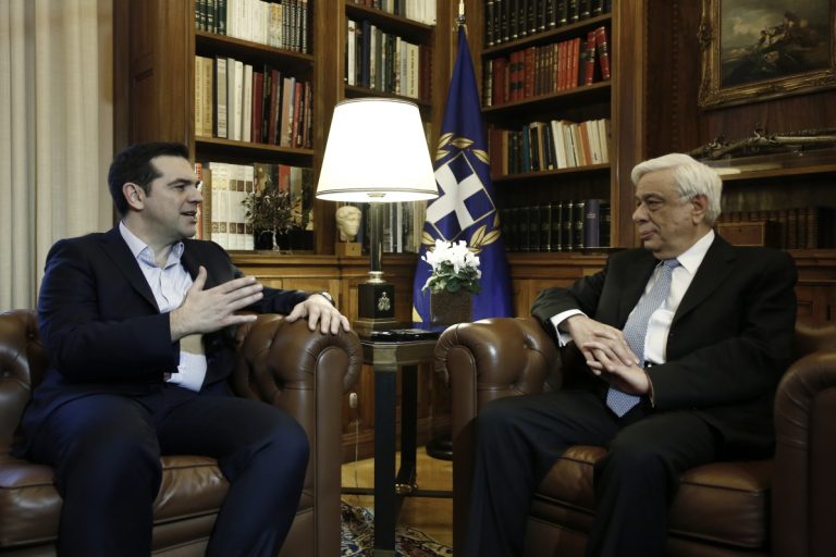 Στον πρόεδρο της Δημοκρατίας ο Τσίπρας