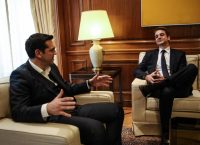 “Πόλεμος” ανακοινώσεων ΣΥΡΙΖΑ – Νέας Δημοκρατίας