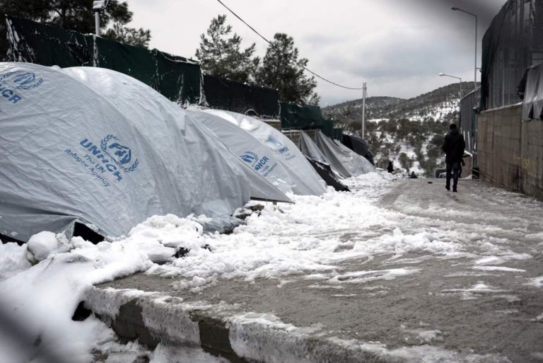 Άφησαν στον “πάγο” τον κρατικό μηχανισμό και για τους πρόσφυγες