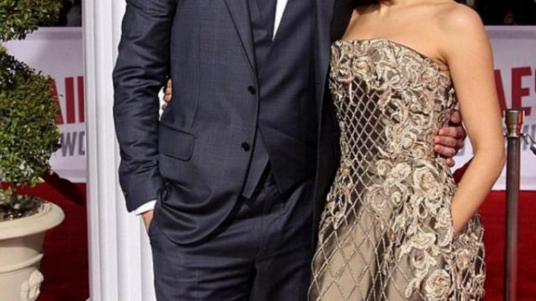 Πασίγνωστος ηθοποιός φωτογράφησε γυμνή τη γυναίκα του στο κρεβάτι! (ΦΩΤΟ)