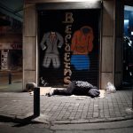Απανθρωπιά από υπάλληλο του δήμου Αθηναίων: Έδιωξε άστεγους γιατί ήθελε να σχολάσει!